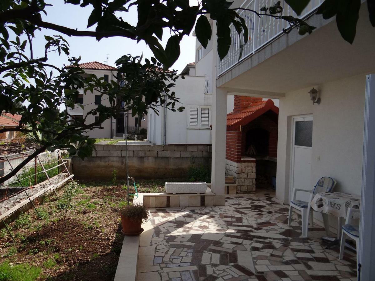 Apartments Tomislav - 120 M From Beach Donji Okrug  Exterior foto